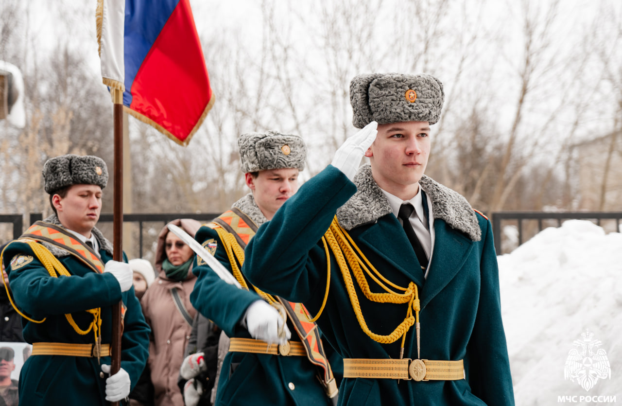 Личный состав академии почтил память героя