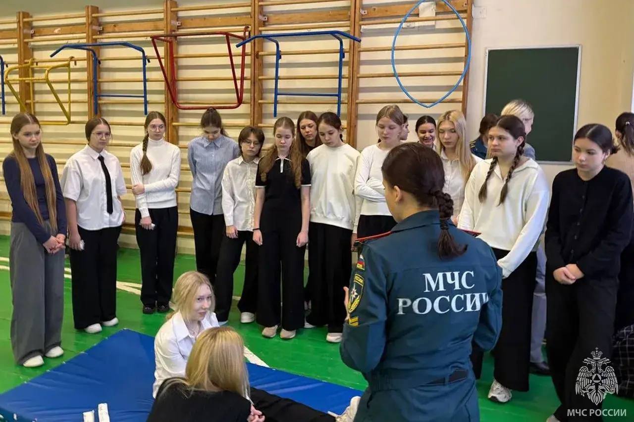 Члены Объектовой добровольной пожарной дружины  Ивановской пожарно-спасательной академии ГПС МЧС России  провели мастер-класс для школьников по оказанию первой помощи