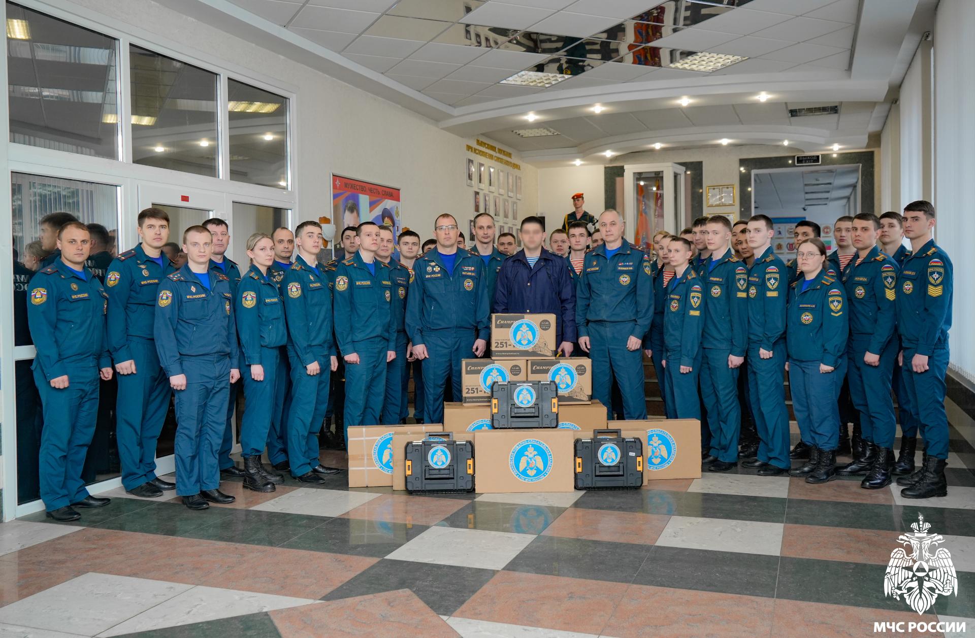  Вклад в общую победу: академия передала помощь десантникам