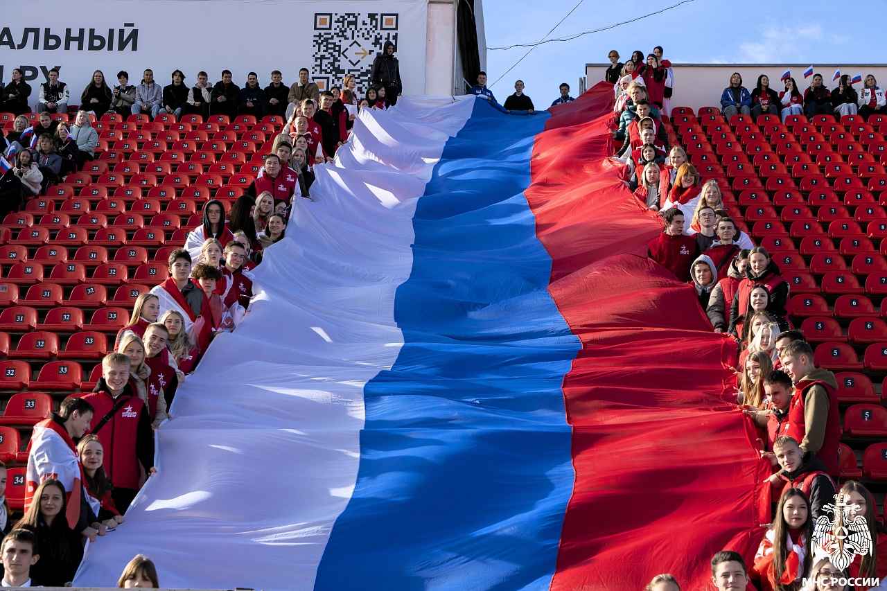 Курсанты Академии приняли участие в патриотическом флешмобе