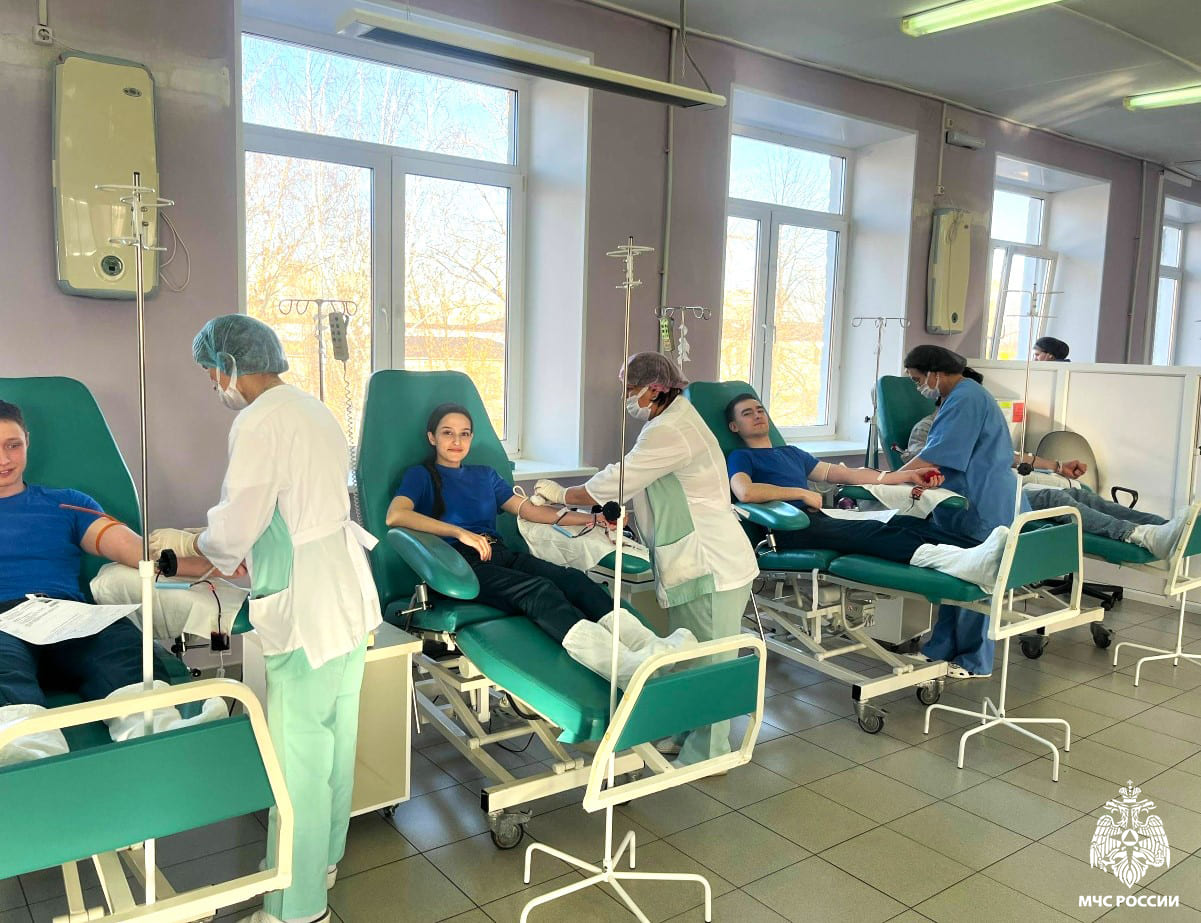 Курсанты факультета пожарной безопасности приняли участие в донорской акции
