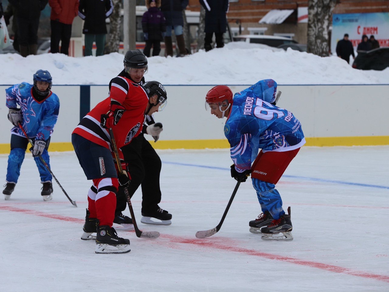 «Феникс» против «Электроконтакт»
