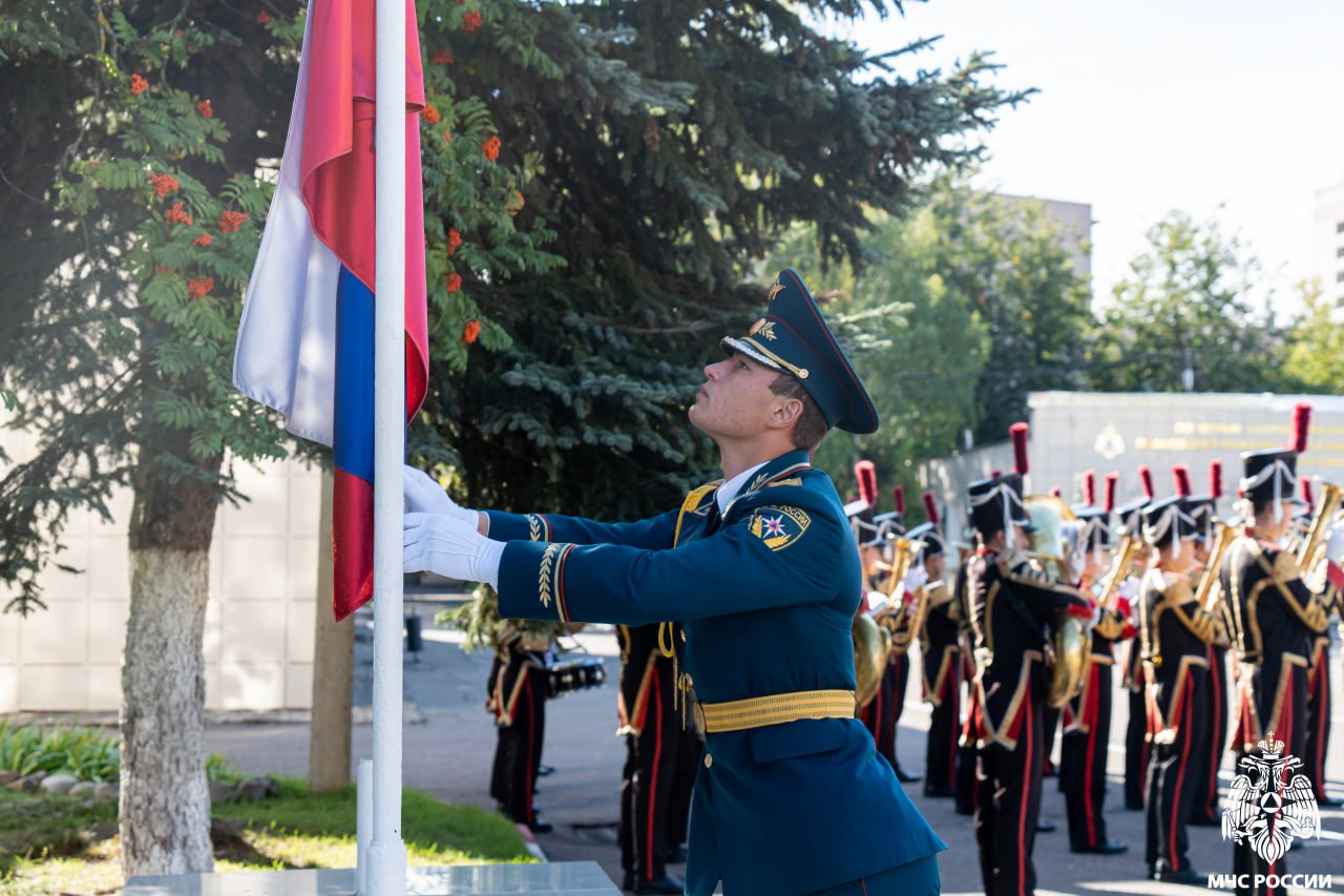 Мир, верность и сила